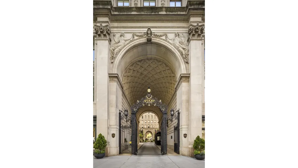 390 W End Avenue New York City NY 10024
