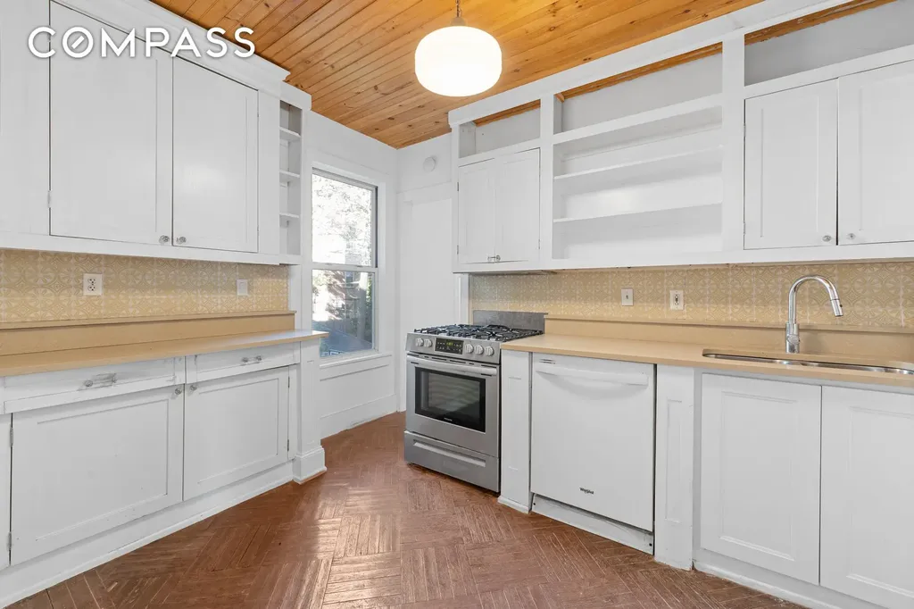 428 E 18th Street New York City NY 11226