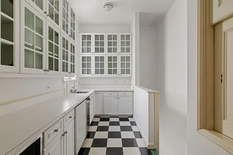 9 E 88th Street New York City NY 10128