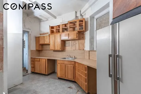 302 W 86th Street New York City NY 10024