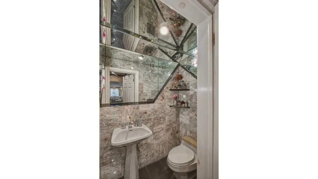 2112 Ave L New York City NY 11210