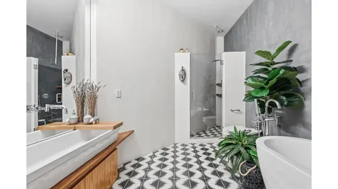 448 W 37th Street New York City NY 10018