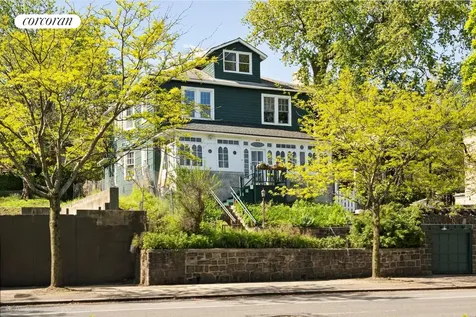 270 Richmond Terrace New York City NY 10301