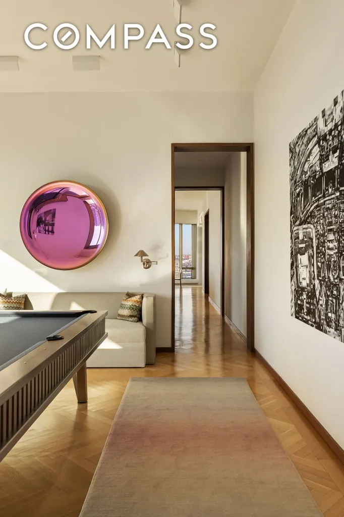 551 W 21st Street New York City NY 10011