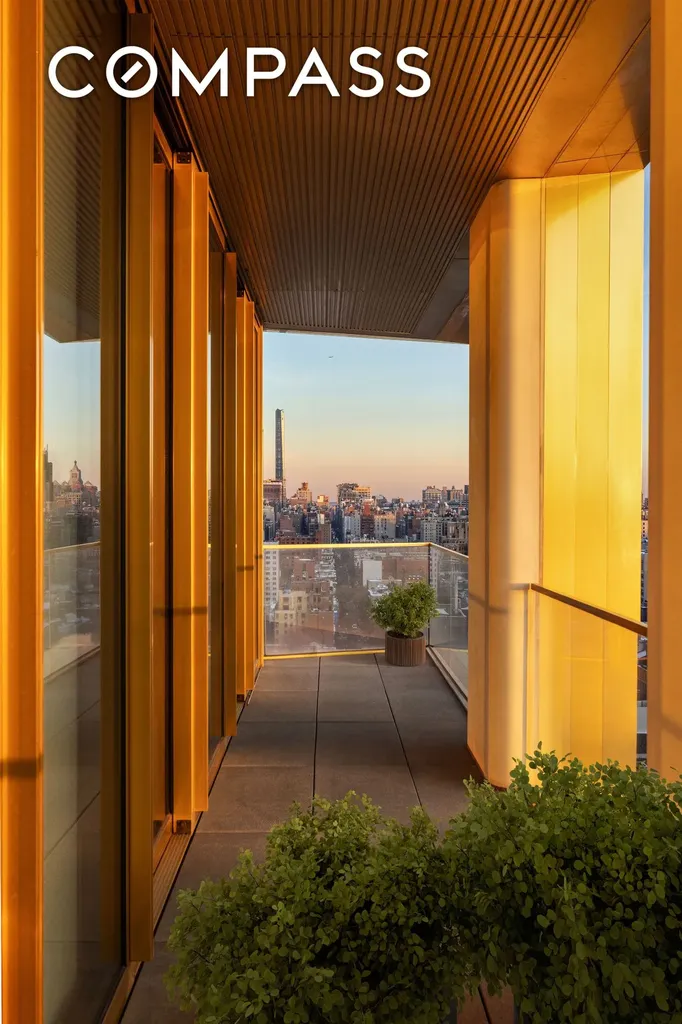551 W 21st Street New York City NY 10011
