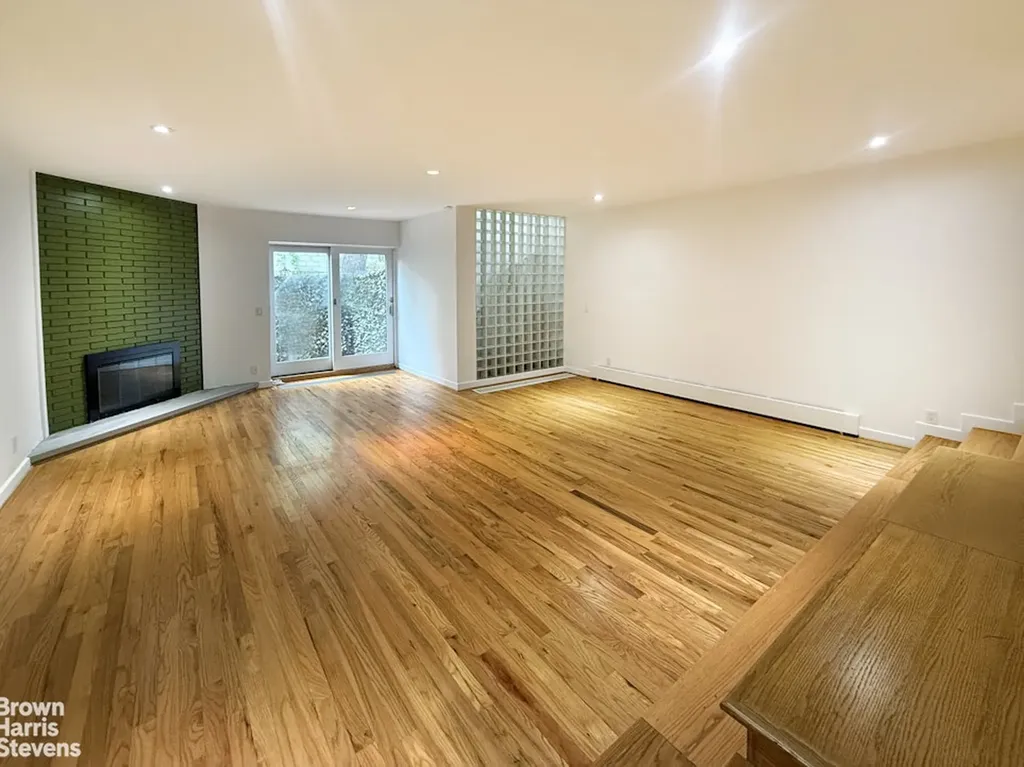 21-13 45th Avenue New York City NY 11101