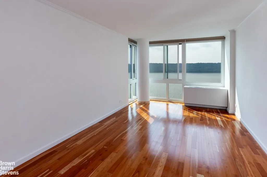 2521 Palisade Avenue New York City NY 10463