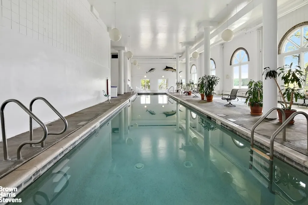 2521 Palisade Avenue New York City NY 10463
