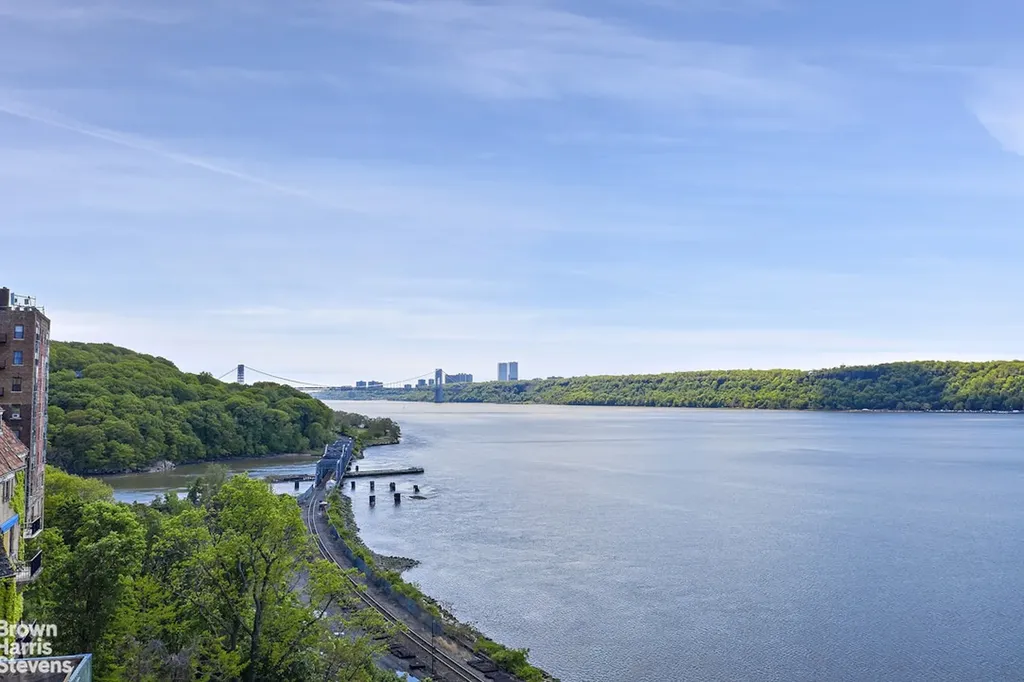 2521 Palisade Avenue New York City NY 10463