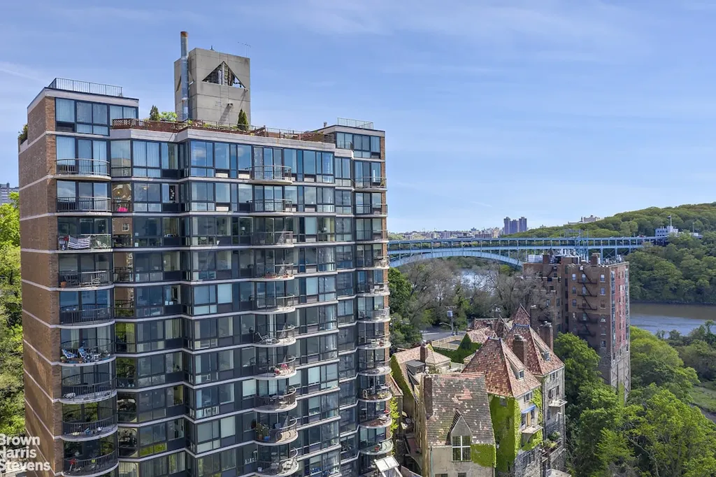 2521 Palisade Avenue New York City NY 10463