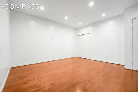 71-18 Myrtle Avenue New York City NY 11385