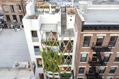 16 Minetta Lane New York City NY 10012