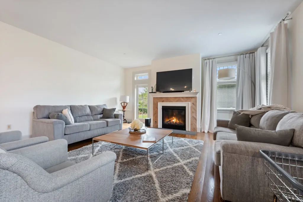 5041 Goodridge Avenue New York City NY 10471