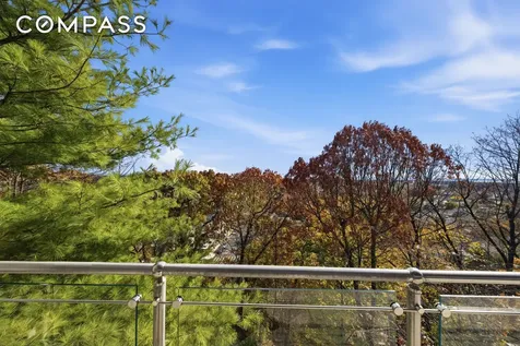 186 Flagg Place New York City NY 10304