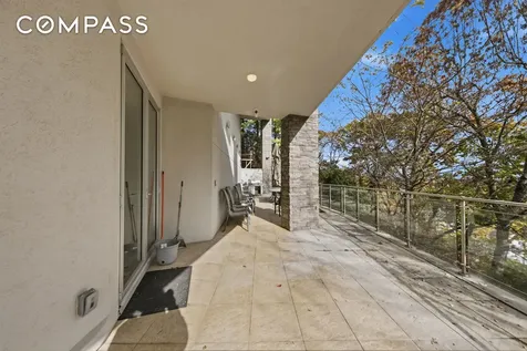 186 Flagg Place New York City NY 10304