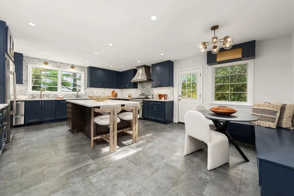 4725 Independence Avenue New York City NY 10471