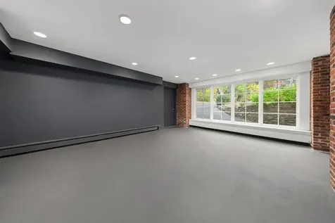 4725 Independence Avenue New York City NY 10471