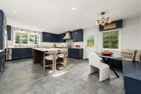 4725 Independence Avenue New York City NY 10471