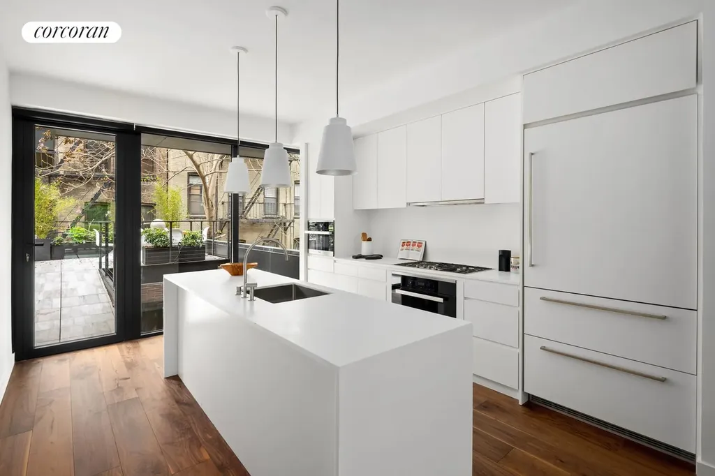 619 E 6th Street New York City NY 10009