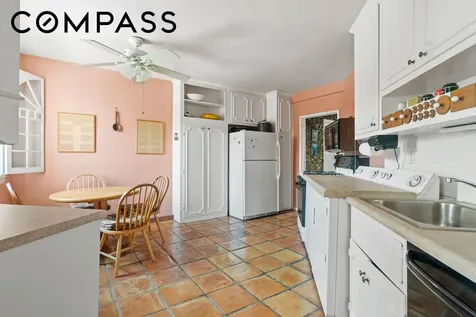 162-01 Powells Cove Boulevard New York City NY 11357