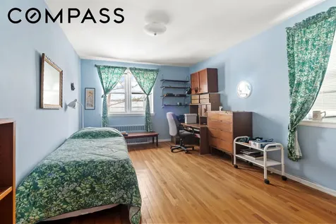 162-01 Powells Cove Boulevard New York City NY 11357