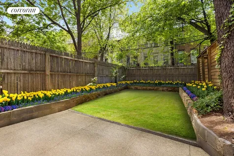 416 Halsey Street New York City NY 11233