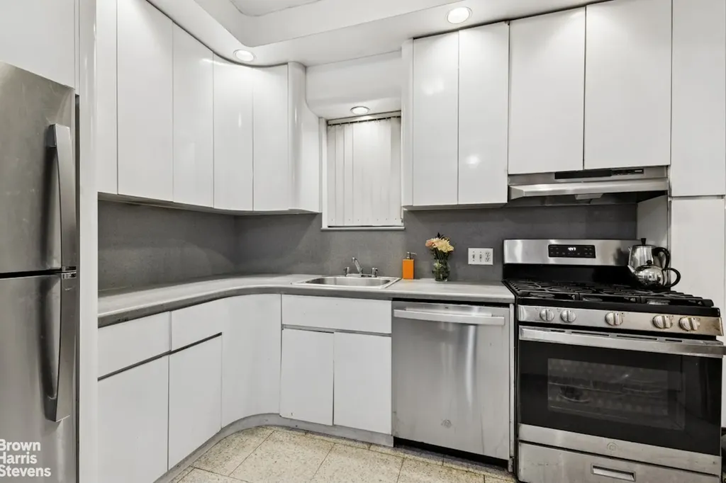 1702 E 28th Street New York City NY 11229