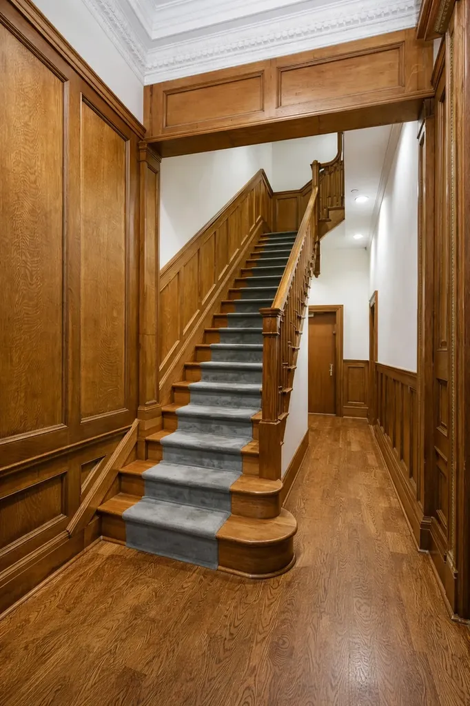 17 E 76th Street New York City NY 10021