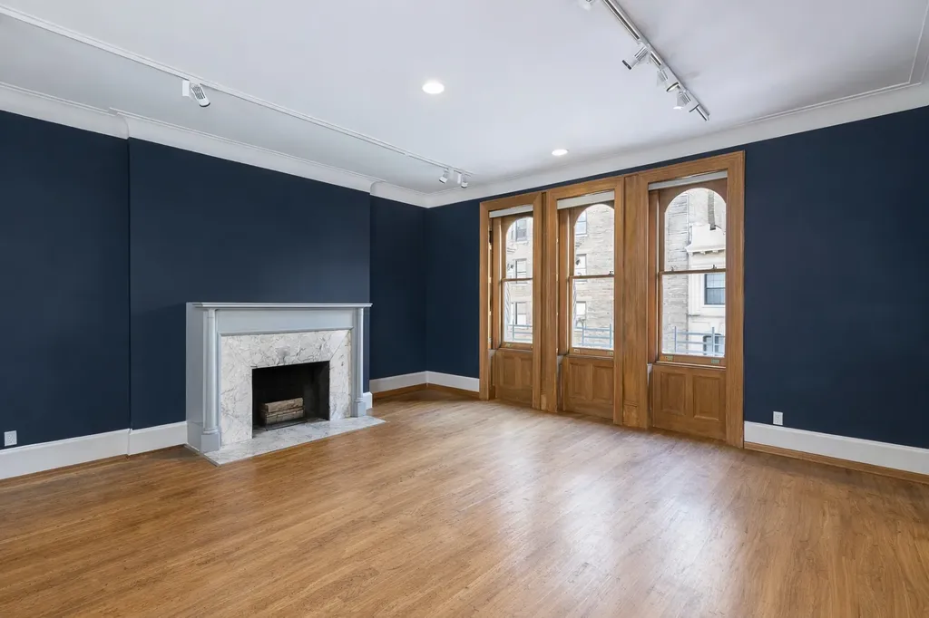 17 E 76th Street New York City NY 10021