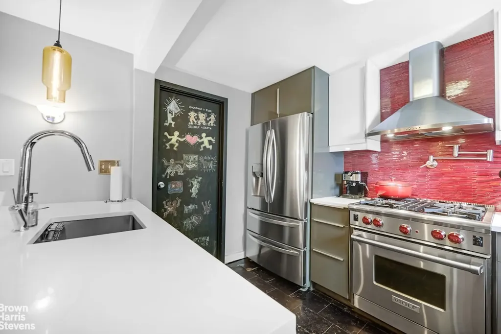 2253 Edsall Avenue New York City NY 10463