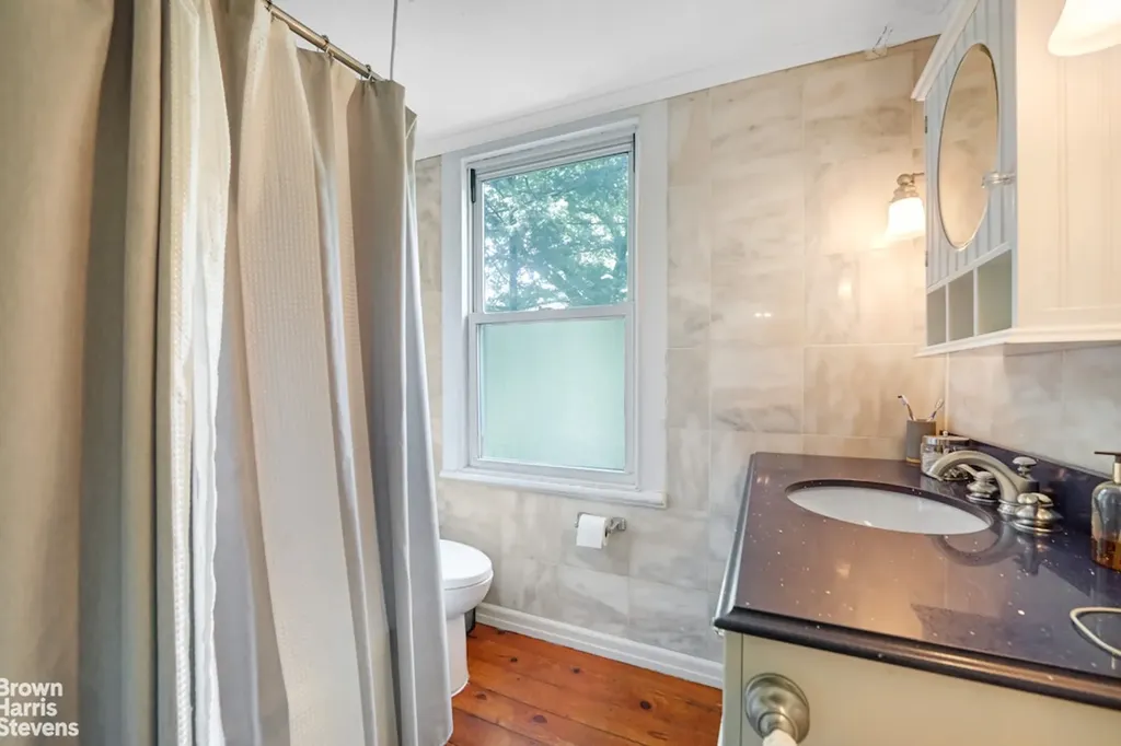2253 Edsall Avenue New York City NY 10463