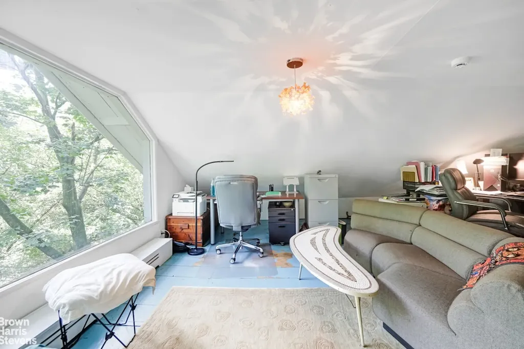 2253 Edsall Avenue New York City NY 10463