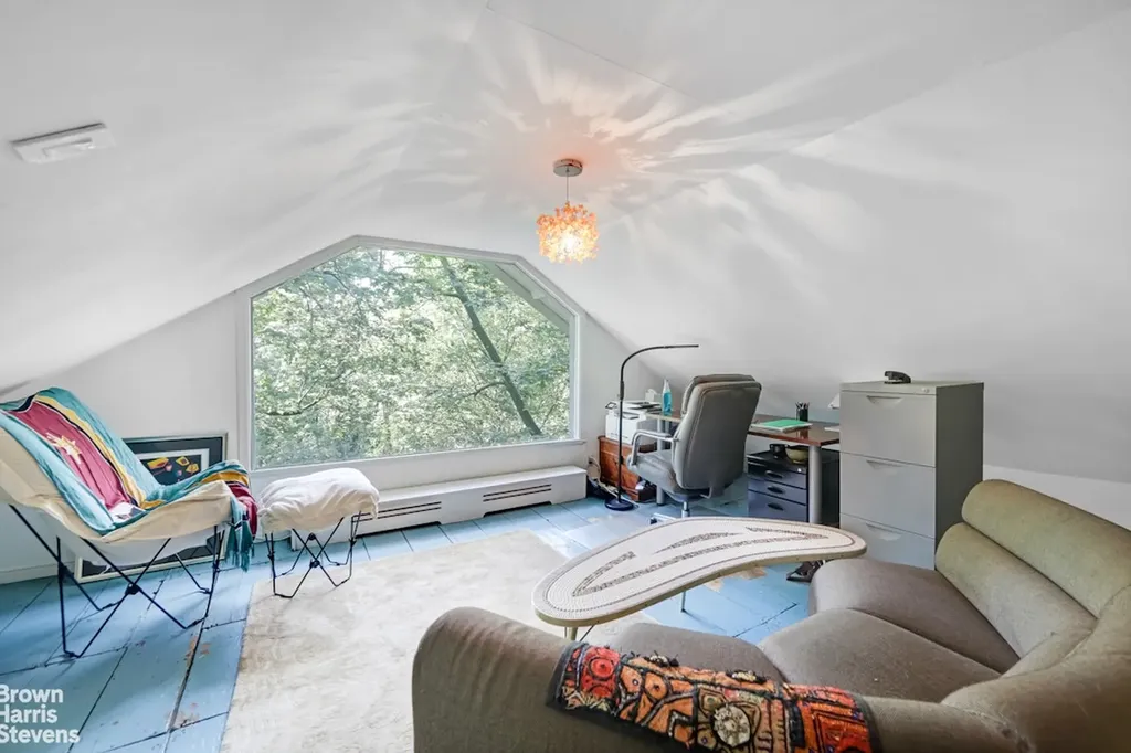 2253 Edsall Avenue New York City NY 10463