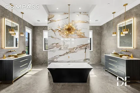 52 Nicolosi Loop New York City NY 10312