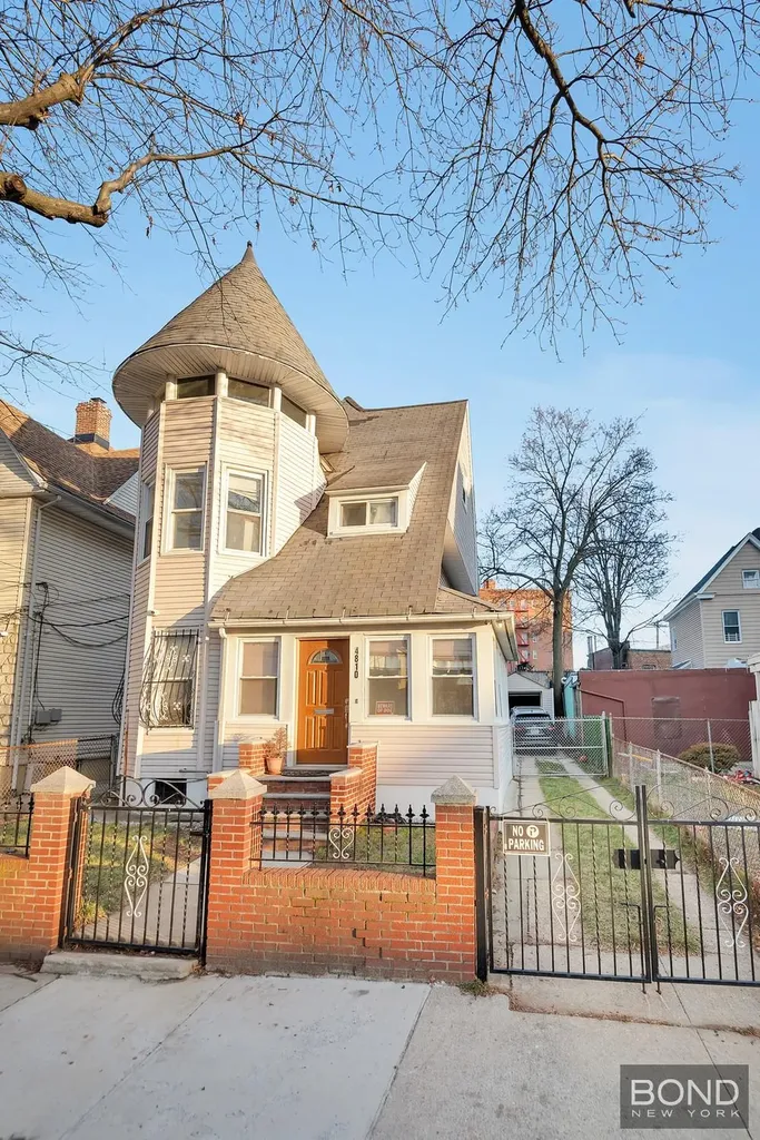4810 Osgood Street New York City NY 10470
