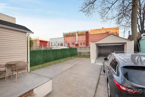 4810 Osgood Street New York City NY 10470