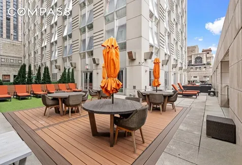 400 5th Avenue New York City NY 10018