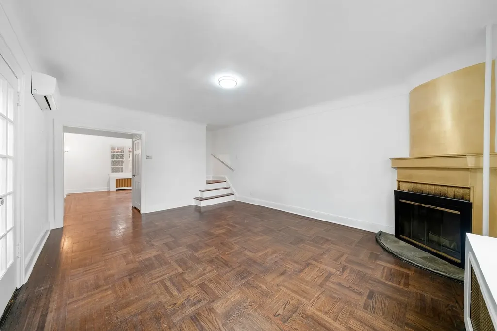 5461 Sylvan Avenue New York City NY 10471