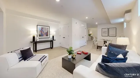 10 Harris Lane New York City NY 10309