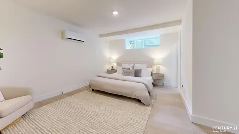 10 Harris Lane New York City NY 10309