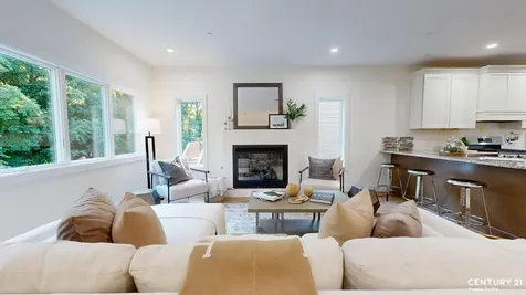 10 Harris Lane New York City NY 10309