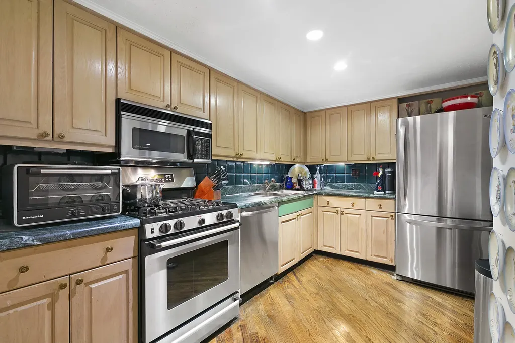 121 W 20th Street New York City NY 10011