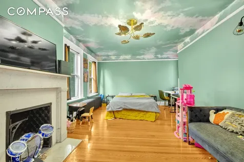117 Tysen Street New York City NY 10301