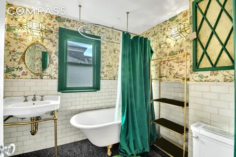 117 Tysen Street New York City NY 10301