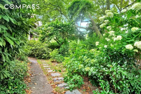 117 Tysen Street New York City NY 10301