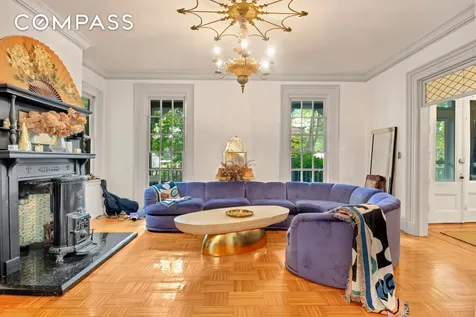 117 Tysen Street New York City NY 10301