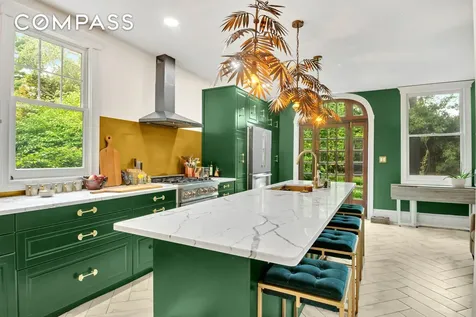 117 Tysen Street New York City NY 10301