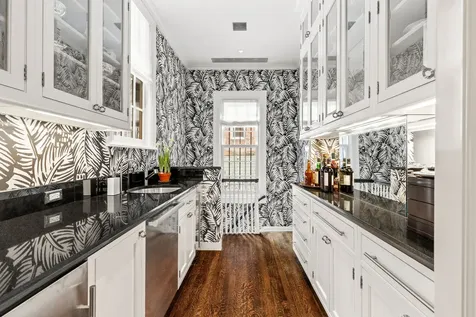 116 E 70th Street New York City NY 10021