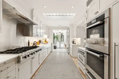 116 E 70th Street New York City NY 10021