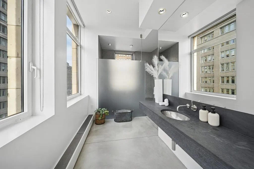 245 7th Avenue New York City NY 10001